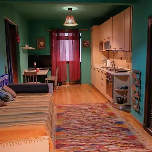 https://takadum-home.hotels-of-thessaloniki.com