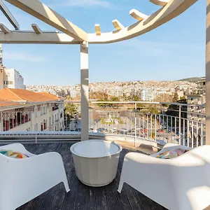 https://luxurious-bright-penthouse-with-terrace-city-and-sea.hotels-of-thessaloniki.com