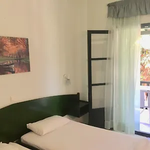 https://nikos-apartments-lemnos.hotelschalkidiki.net